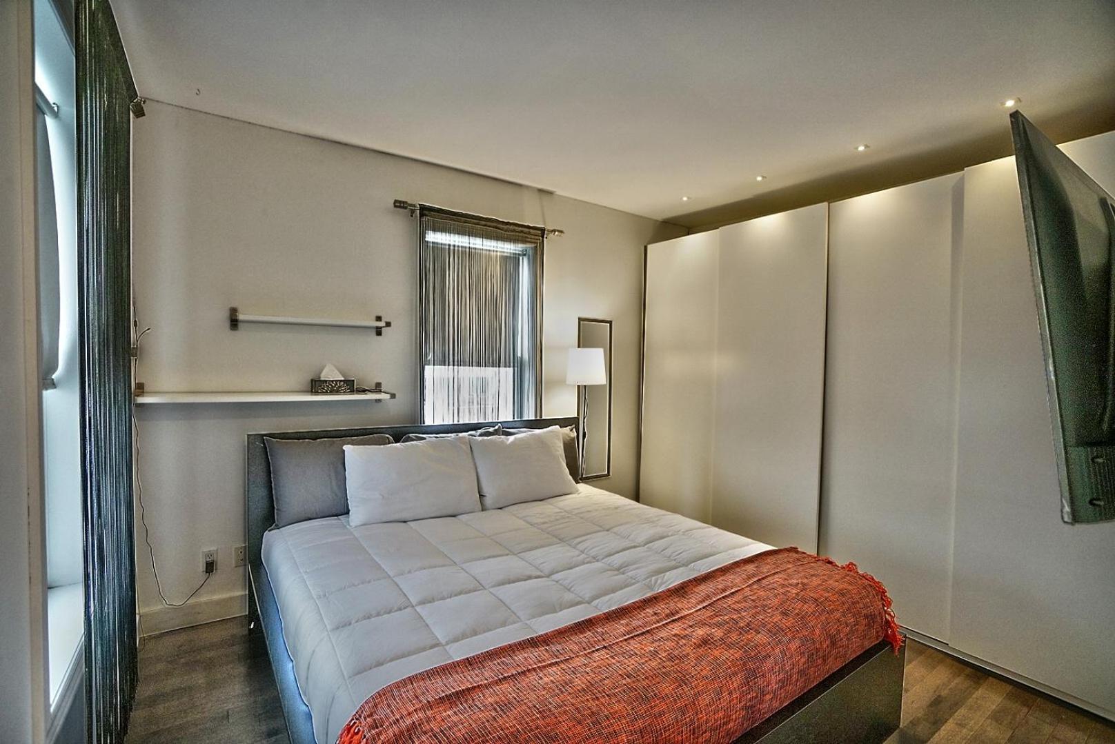 셔브룩 Downtown Sherby - Central, Parking, King Bed, Sleeps 3 아파트 외부 사진